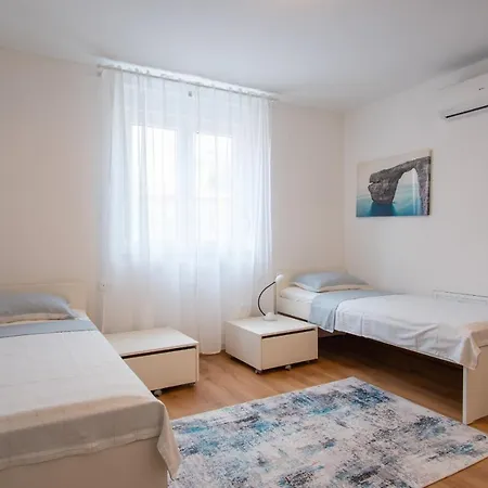 Beach House Festini Дом отдыха *