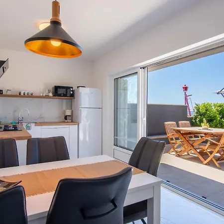 Beach House Festini Kosljun