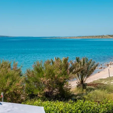 Beach House Festini Holiday home Kosljun