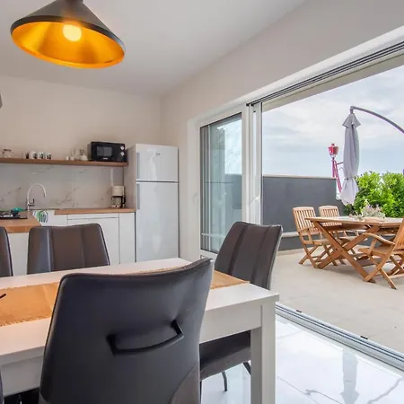 Beach House Festini Holiday home